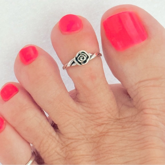 Sterling Silver Rose Toe Ring, Silver Rings, Flower Ring, Love Roses, Flowers - Picture 1 of 13